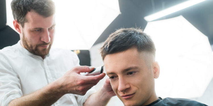 Jak zostać fryzjerem bez szkoły?